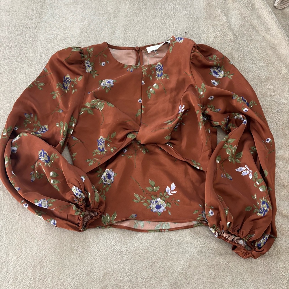 Astr the label NWT brown floral blouse size small